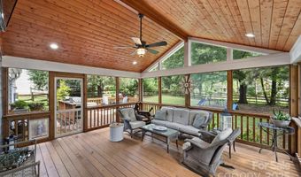 8520 Golf Ridge Dr, Charlotte, NC 28277