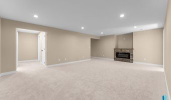 813 E Heatherwood Dr, Brandon, SD 57005