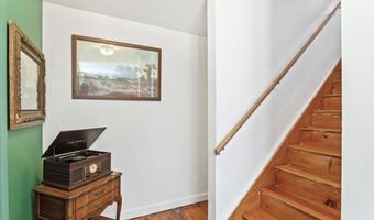 447 Farm Rd, Arlington, VT 05250