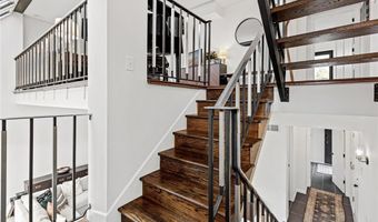 401 River Ln, Anoka, MN 55303