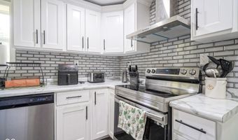 5902 Oak Ln, Anderson, IN 46013