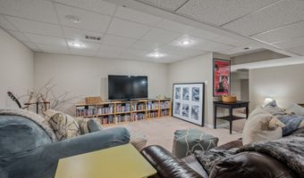 82 Beverly Dr, Avon, CT 06001