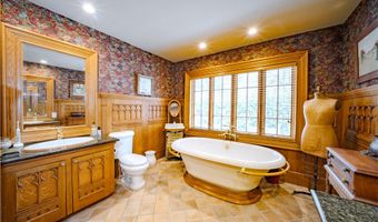 48 Old Searsport Ave, Belfast, ME 04915