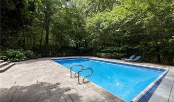 258 Woodridge Dr, North Kingstown, RI 02874
