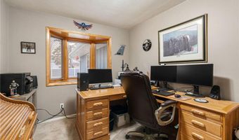 307 21st St NW, Austin, MN 55912