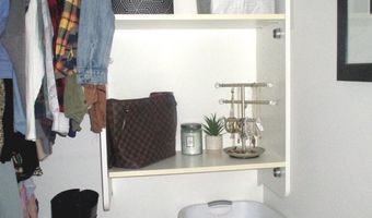 2003 PHILLIPS Ter 6, Annapolis, MD 21401