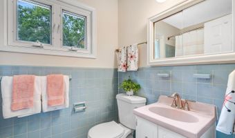4808 BRADFORD Dr, Annandale, VA 22003