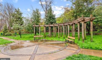 4870 EISENHOWER Ave 407, Alexandria, VA 22304