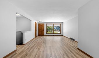 2407 S CLOVER Ln, Appleton, WI 54915