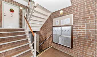 3316 WOODBURN VILLAGE Dr 12, Annandale, VA 22003