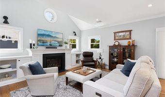48 TRAVELERS Ct, East Greenwich, RI 02818