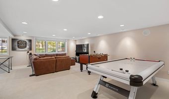 301 22nd St NW, Austin, MN 55912