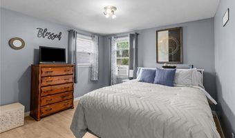 17 Linwood Dr, Coventry, RI 02816