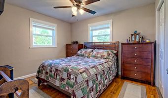 60 Tarrent St, Andrews, NC 28901