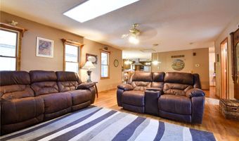 5557 Schuetz Ln, Alhambra, IL 62001