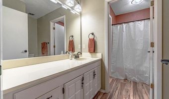 2 Mellor Ln, Bella Vista, AR 72715
