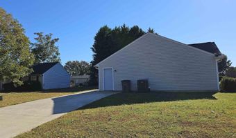 132 Falcon Ridge Dr, Boiling Springs, SC 29316