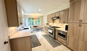 281 Clyde Rd, Bangor, ME 04401