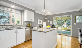 572 Trego Cir, Ann Arbor, MI 48103