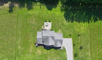106 Flower Dr, Albion, IL 62806