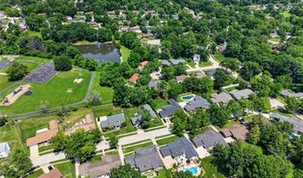 6 Helmsdale Ct, Ballwin, MO 63011