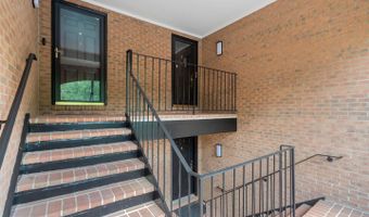 5713 BREWER HOUSE Cir #302, Rockville, MD 20852