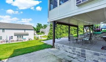 65 ANGELA Ln, York, PA 17402