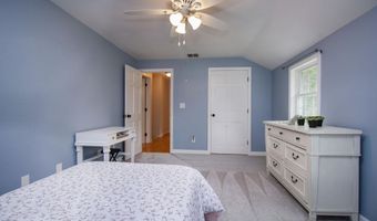 96 Pond View Dr, Auburn, NH 03032