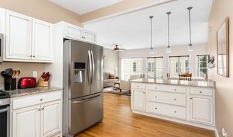 4 Candlelight Ln, Bellingham, MA 02019