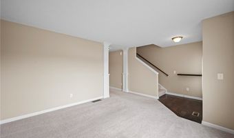 587 Surrey Dr, Aurora, OH 44202