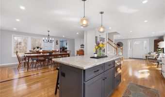 14 Hulls Ct, Jamestown, RI 02835