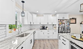 8 Big River Rd, Coventry, RI 02816