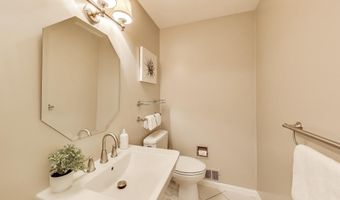 8806 FOX HILLS Trl, Potomac, MD 20854
