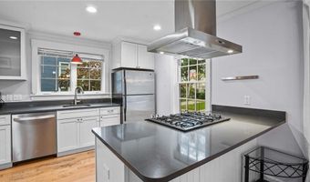 485 Spring St, Newport, RI 02840