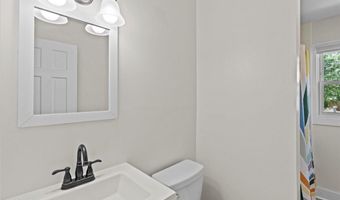 176 Church St, Aberdeen, NJ 07747