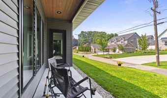 2257 E SHORE Dr, Green Bay, WI 54302
