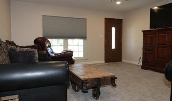 18 Circle Ln, Batesville, IN 47006