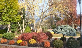 105 BOLTON Ct 156, Ambler, PA 19002