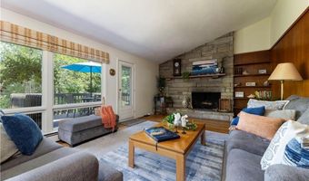 11 Guzeika Rd, North Kingstown, RI 02852