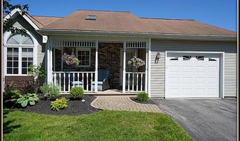 10 Sweet Bay Ln, Amherst, NY 14221
