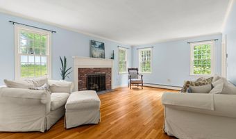 6 Winterberry Dr, Amherst, NH 03031