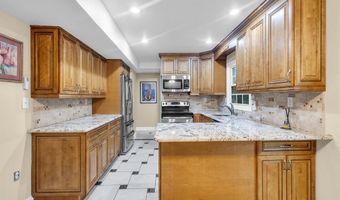9 Jubilee Cir, Aberdeen, NJ 07747