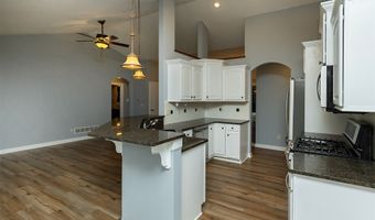 1736 Ashwood Dr SW, Altoona, IA 50009
