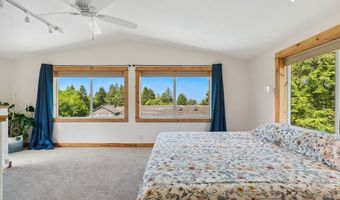 101 S Quadrant St, Rockaway Beach, OR 97136