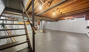 1993 Charmingfare St, Columbus, OH 43228