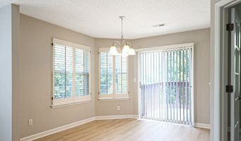 901 Wentworth Ct, Alpharetta, GA 30022