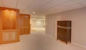 639 Lakeshore Dr, Berkeley Lake, GA 30096