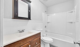 506 King St APT 11, Bristol, CT 06010