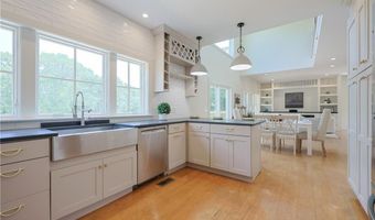 26 Old Stone Church Rd, Little Compton, RI 02837