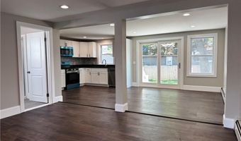 77 Ash St, Lincoln, RI 02865